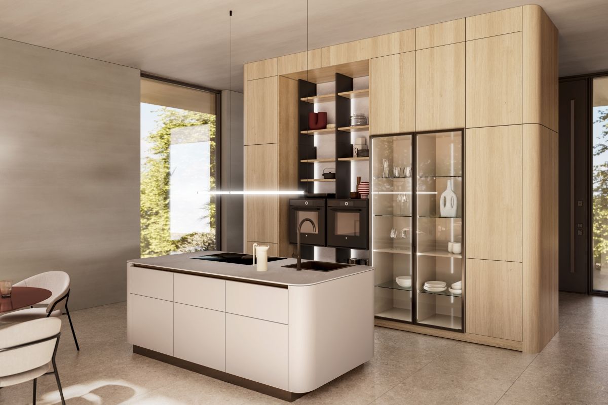 Moderne helle Küche, Insel beige, Küchenblock helles Holz, mit Rundwangen.