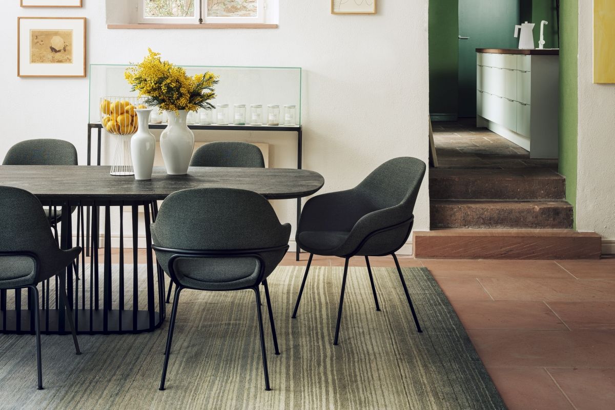 Moderne schlichte Esszimmerstühle von Freifrau Made in Germany